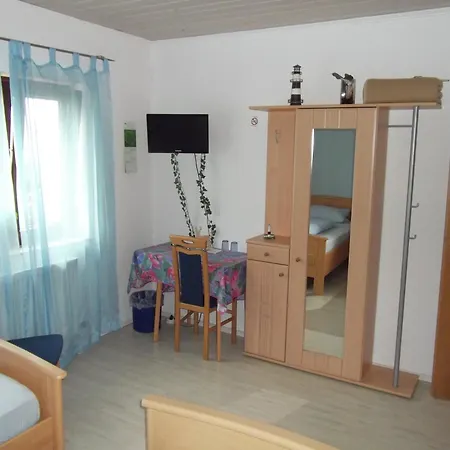 Und Weingut Hirschhof Offenheim