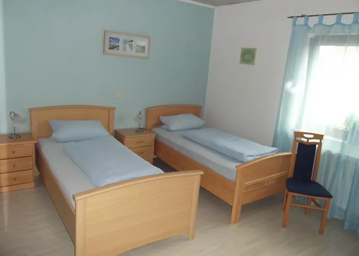 Und Weingut Hirschhof 3*