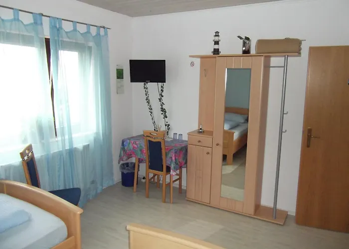 Und Weingut Hirschhof Offenheim